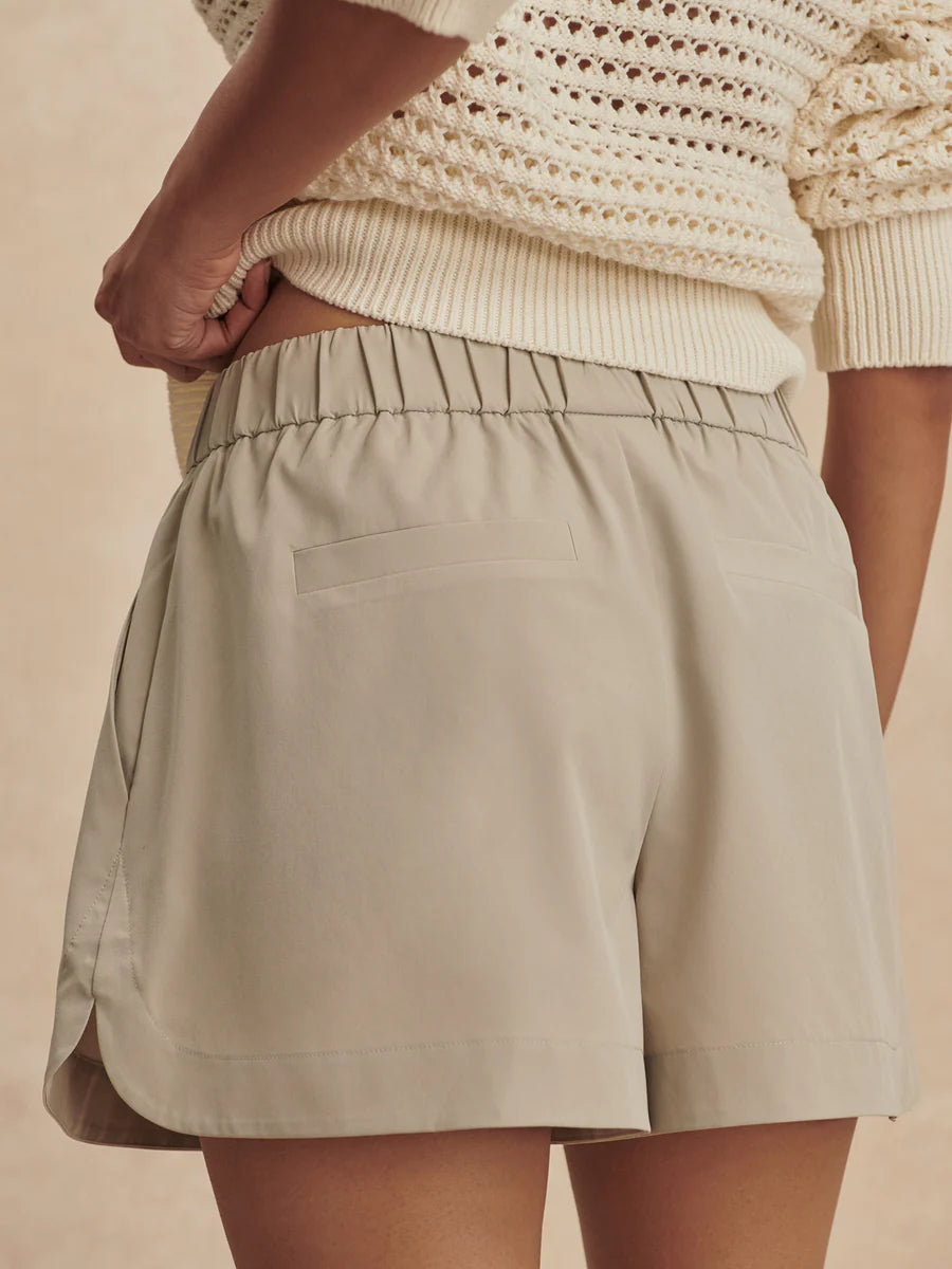 Nila Mid Rise Short 3.5