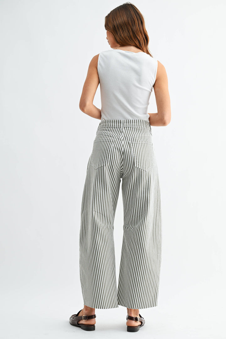 Barrel Jean w/ Seams