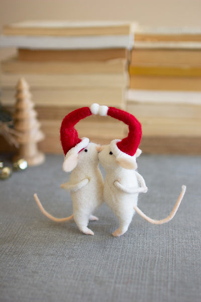 Kissing Felt Christmas Mice