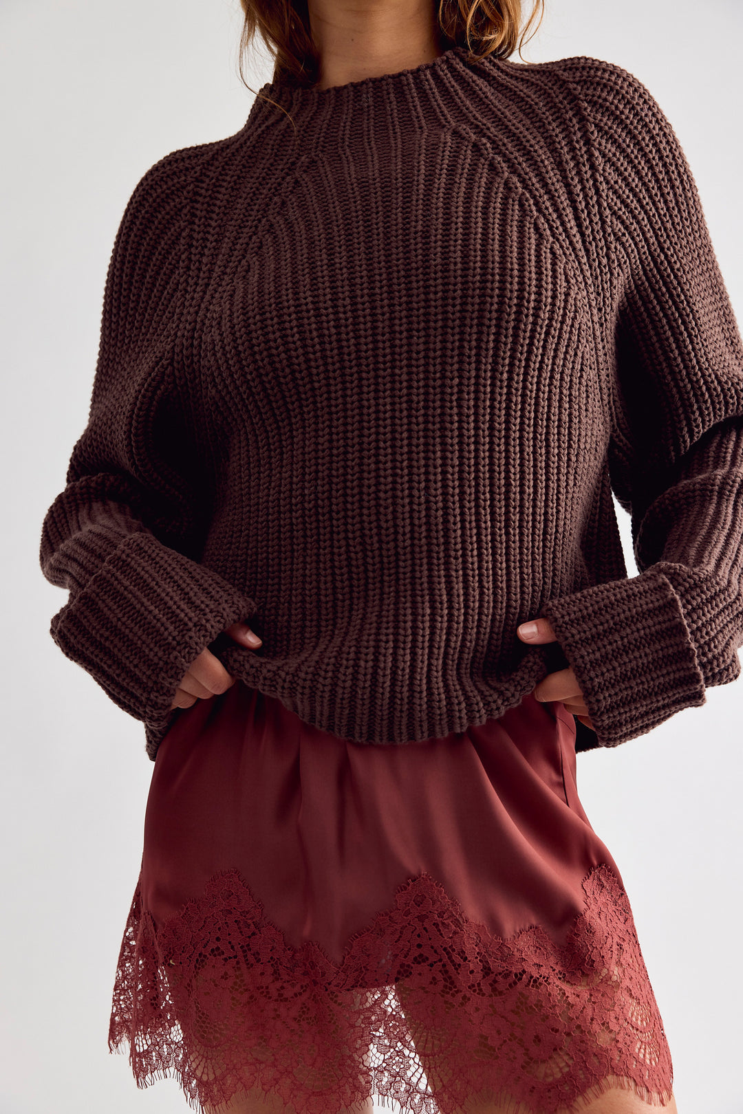 Low Tide Pullover in Chocolate