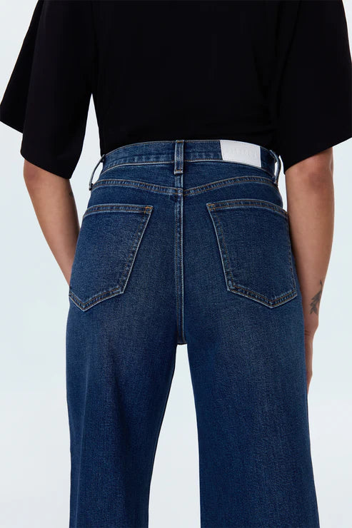 Lana Crop