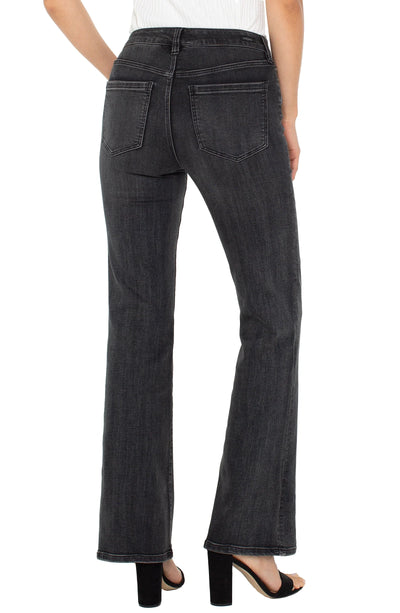 Lucy Bootcut 32" ins in North Loop