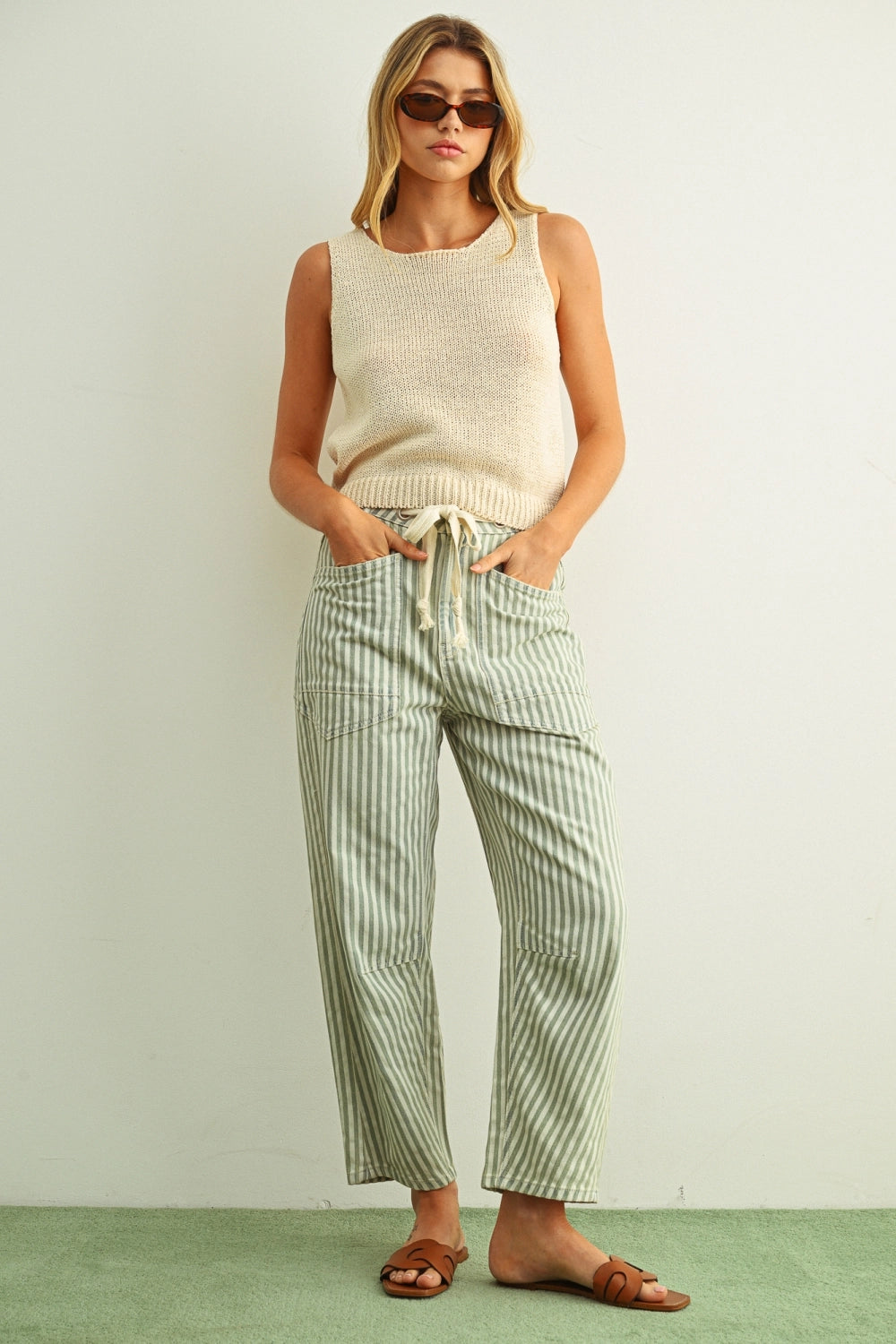 Sleeveless Roundneck Knitted Top