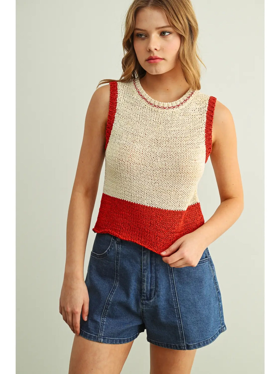 Color Blocked Sleeveless Knitted Top
