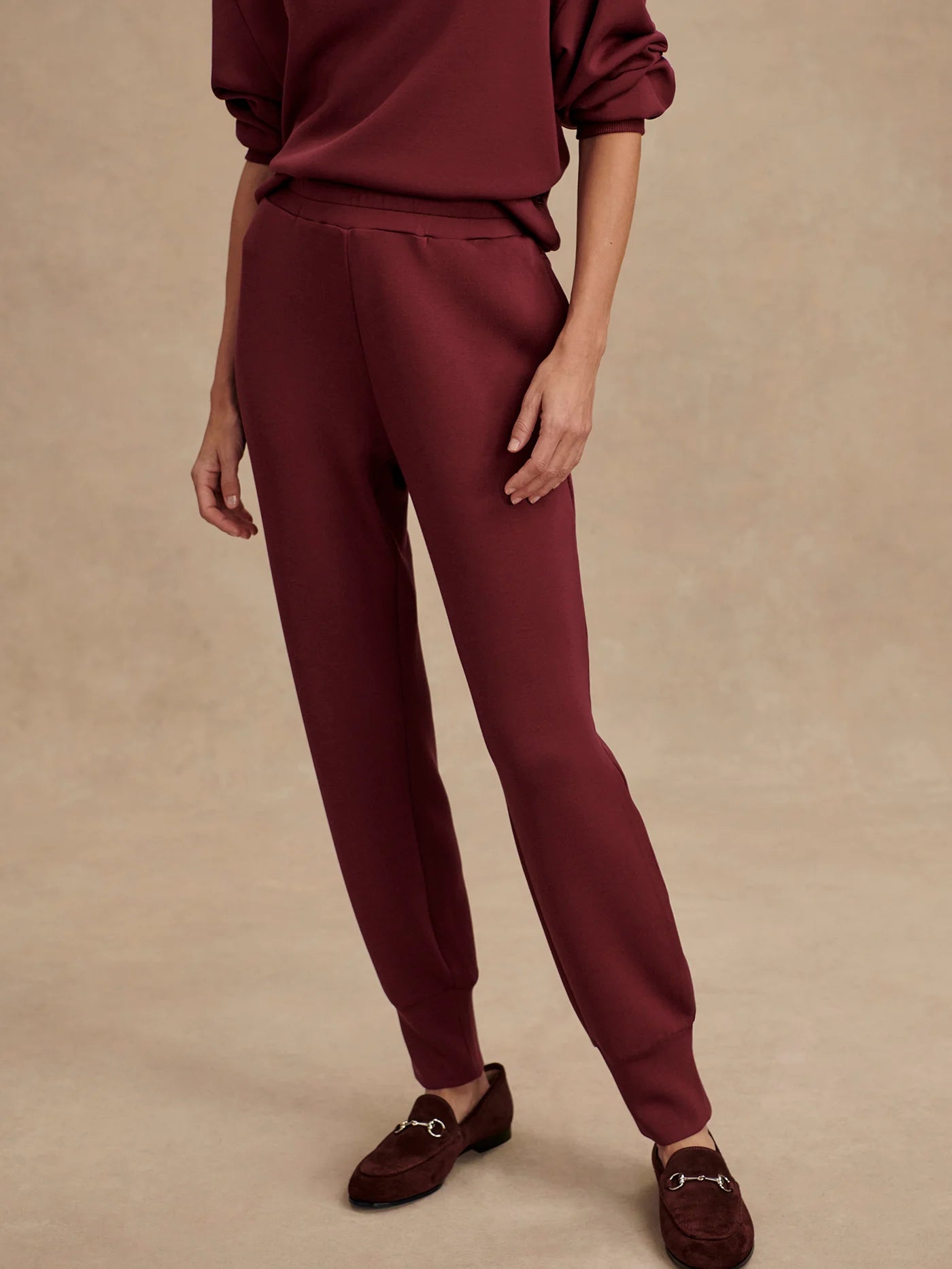 The Slim Cuff Pant 25 in New Maroon