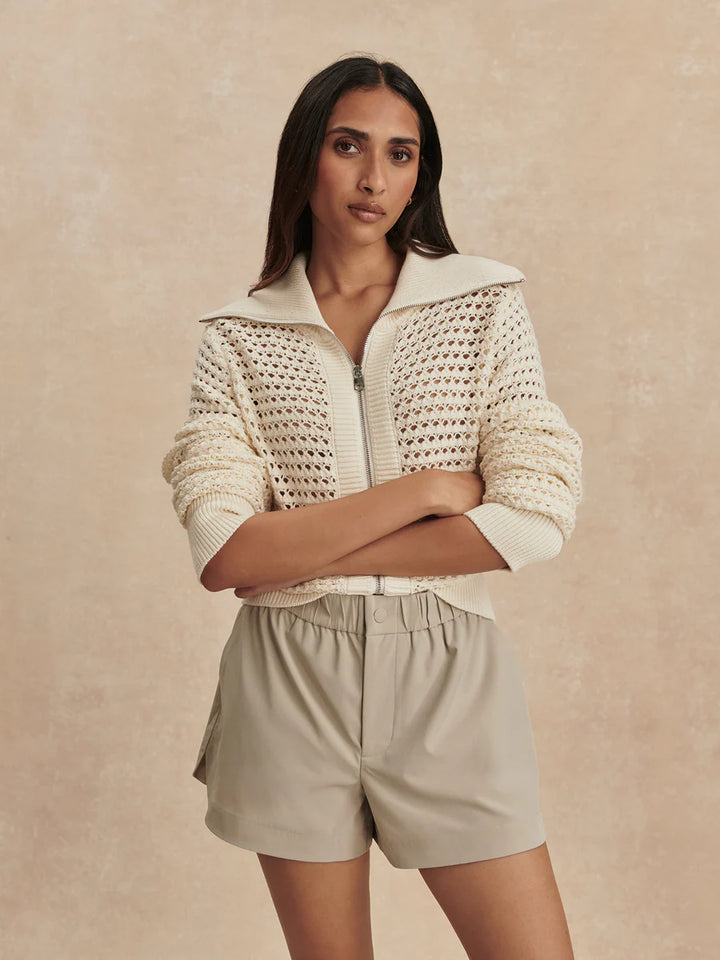 Nila Mid Rise Short 3.5