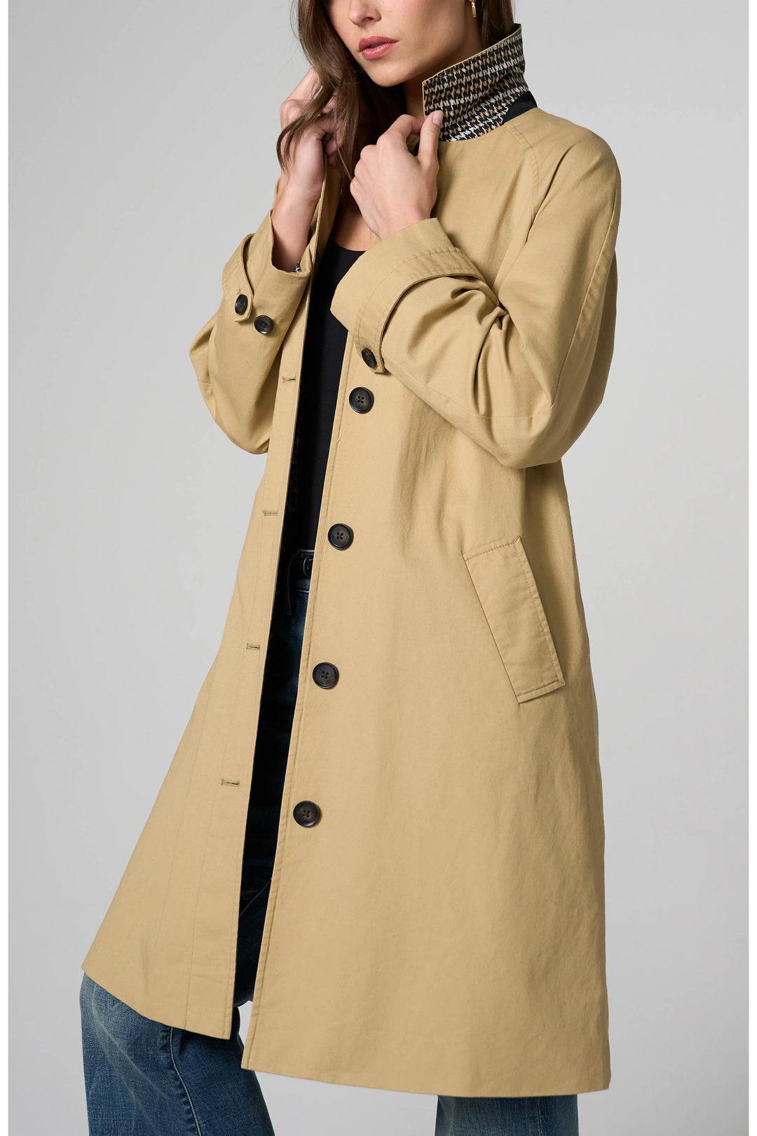 raglan sleeve coat w/ pleat back