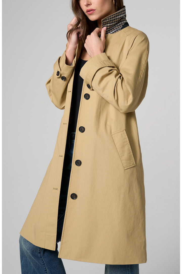 raglan sleeve coat w/ pleat back