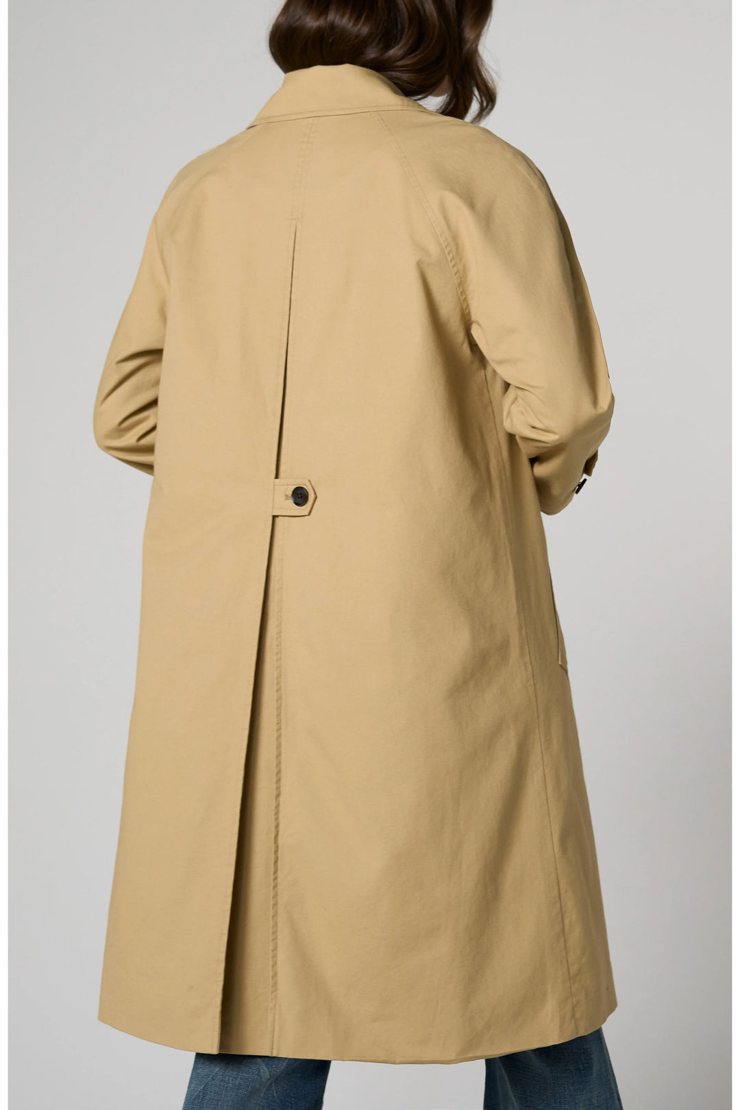 raglan sleeve coat w/ pleat back
