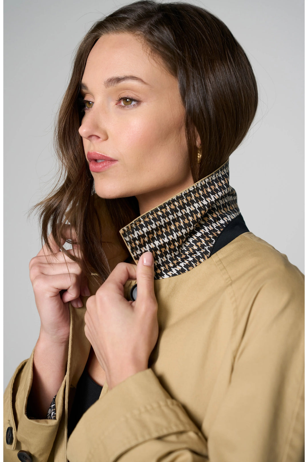 raglan sleeve coat w/ pleat back