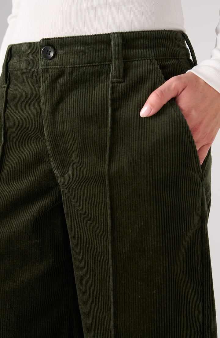mid-rise crop wide leg w/ pintuck -27" ins