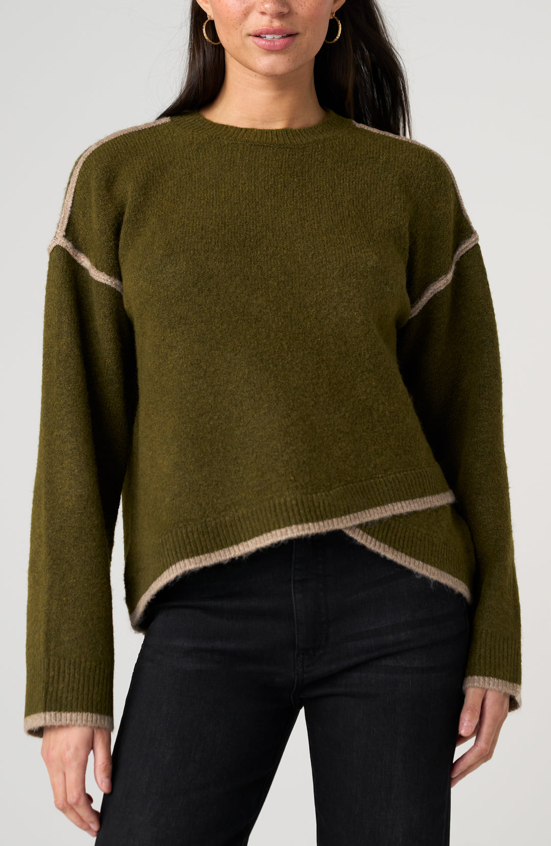 long slv crewneck sweater w cream tulip hem