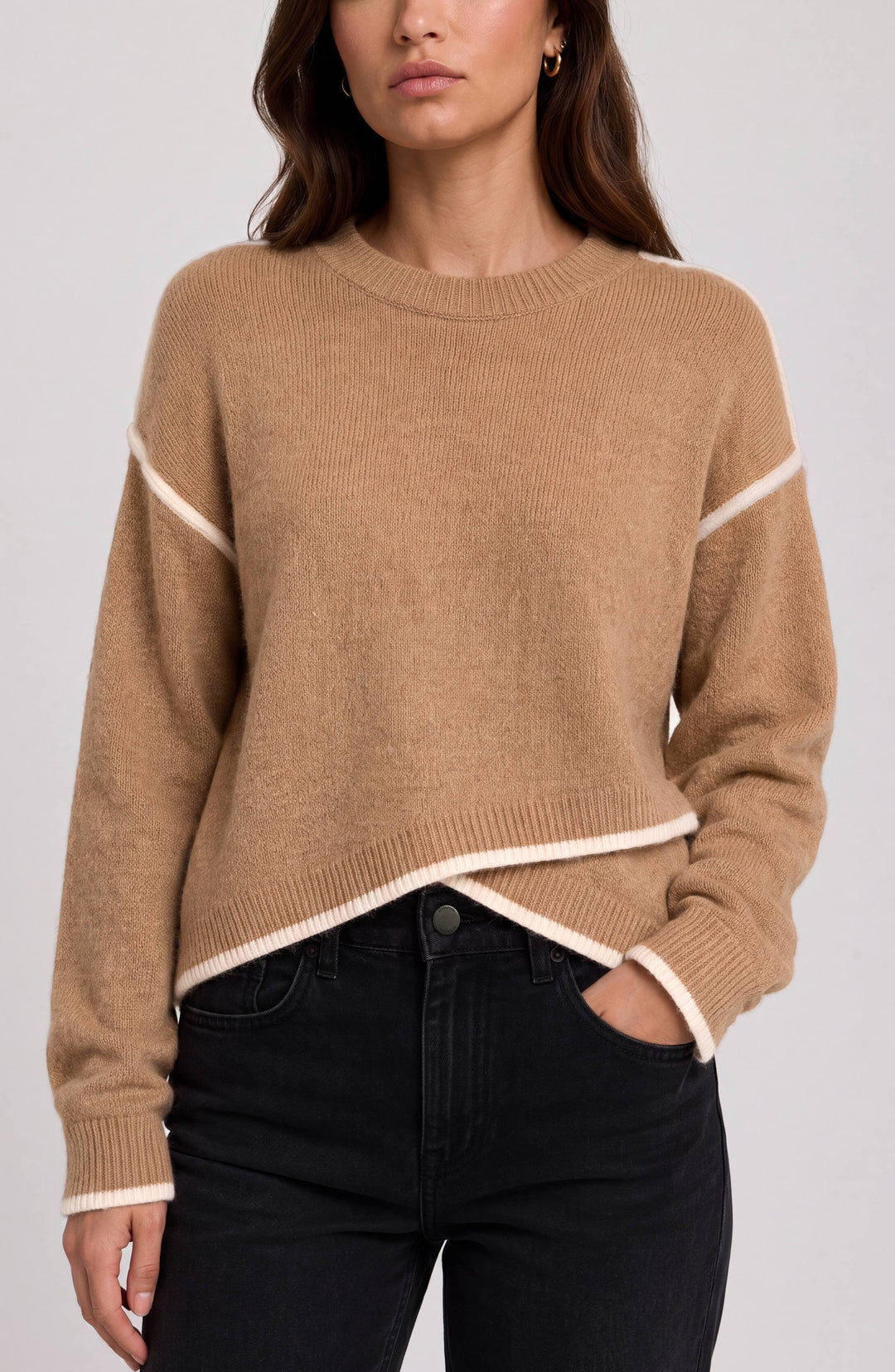 long slv crewneck sweater w cream tulip hem